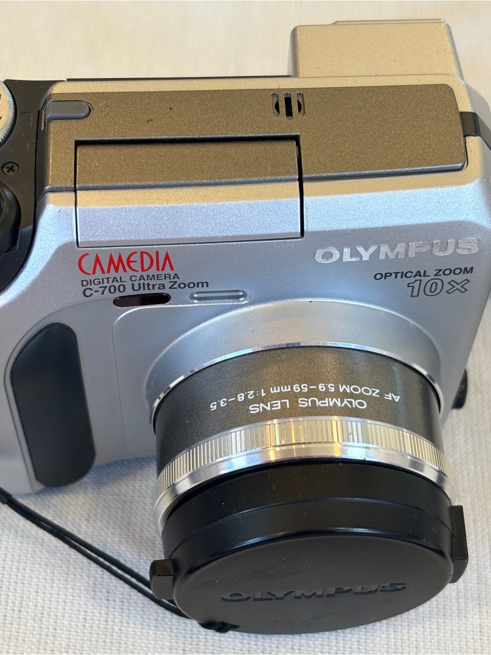 Olympus Camedia C-700 Ultra Zoom 2.1MP Digital Camera 10x Optical Zoom (works) - Picture 3 of 13